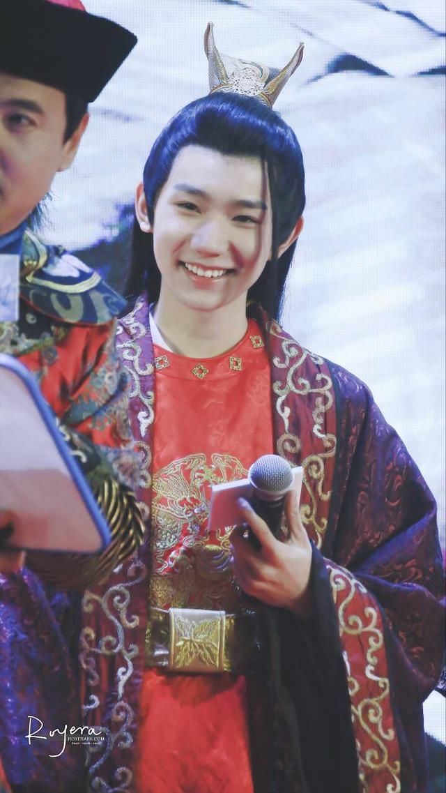 王源王牌对王牌发布会,穿古装英气十足:不会再