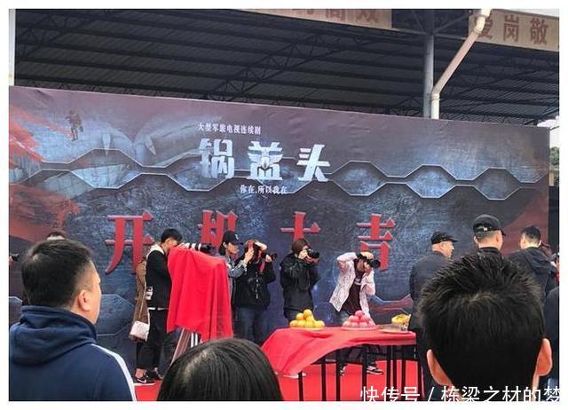 贾乃亮与李小璐生日互动后首现身,网友:感觉又