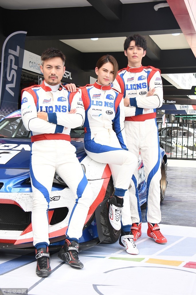赛车手需要什么身体条件 t01259675cc177fb5f3.jpg?size=683x1024