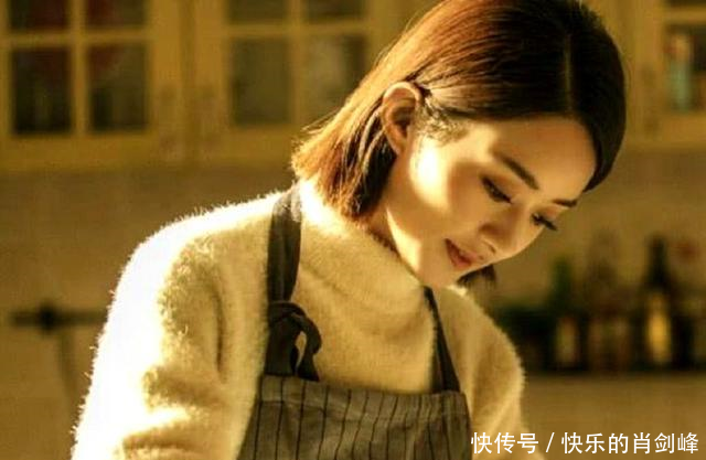 赵丽颖父亲身份曝光,不是农民那么简单,另一重