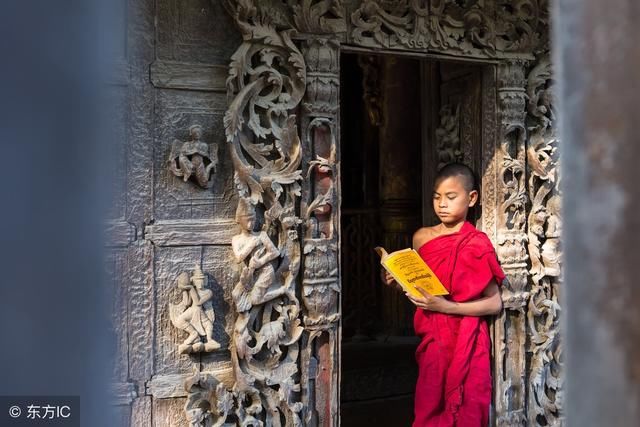 你把《三世因果经》法布施一次,积福一生,功德