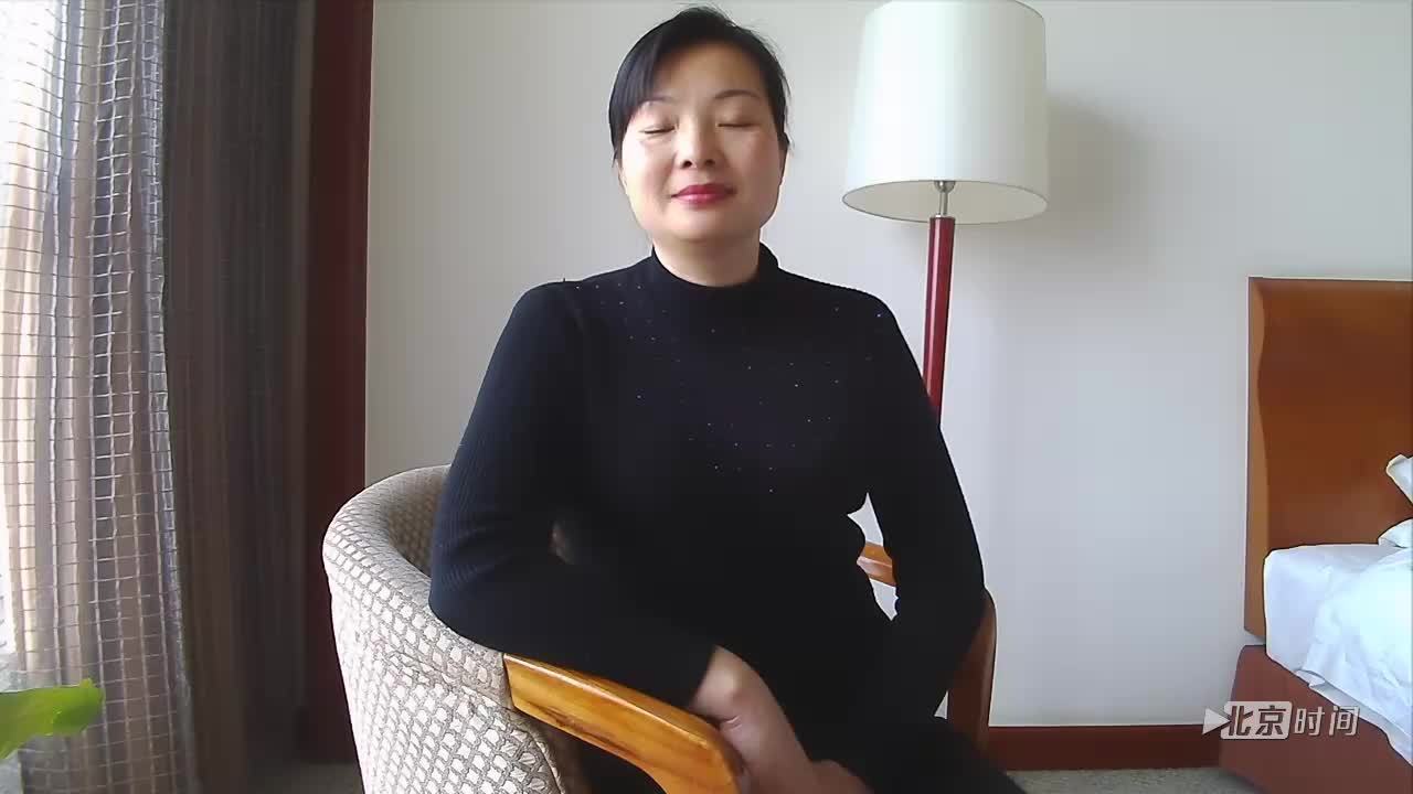 人大女代表王海燕谈她眼中的两会 人大女代表王海燕谈她眼中的两会