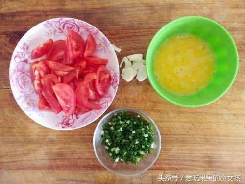 西红柿炒鸡蛋怎么做才好吃?第一步就错了,大厨
