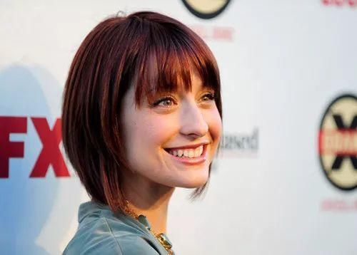 艾莉森·麦克(allison mack).