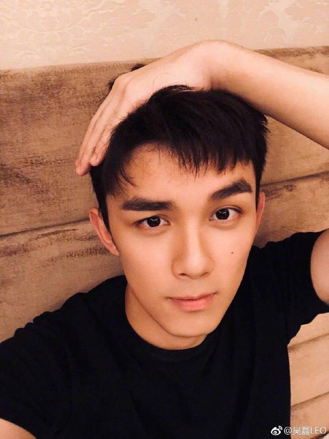 新学期开始吴磊代表新生发言 演讲稿语言真挚