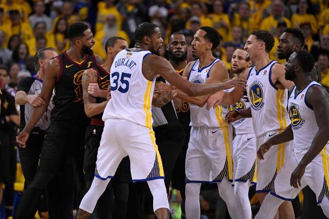 勇士vs骑士总决赛G1三个混乱片段复盘改判、