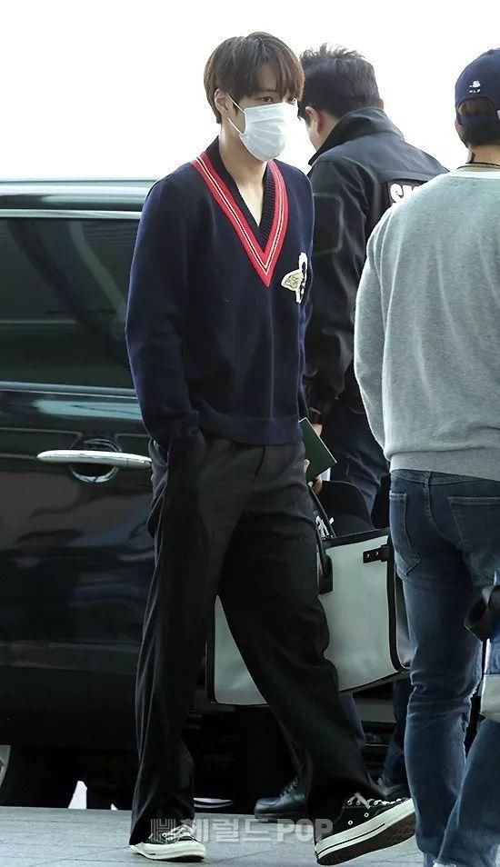 爱豆穿衣榜 | 机场秀场衣品大测试 小哥哥&小姐