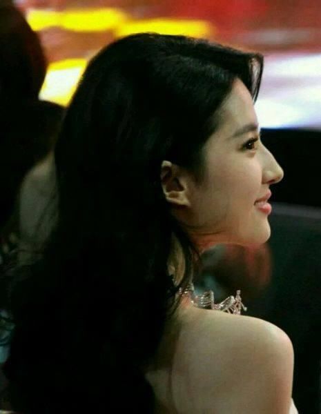 赵丽颖鼻子,热巴鼻子,刘亦菲鼻子,都敌不过她的