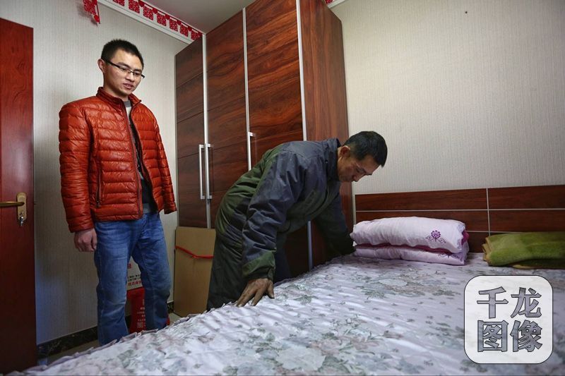 残疾小伙刘龙：“新家安全又温暖，心里踏实了”
