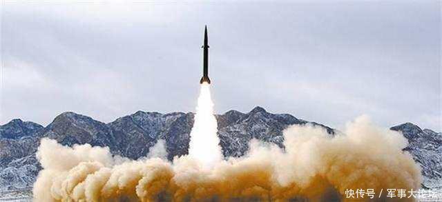 中国多型号导弹饱和式轰击,美国航母群也应付