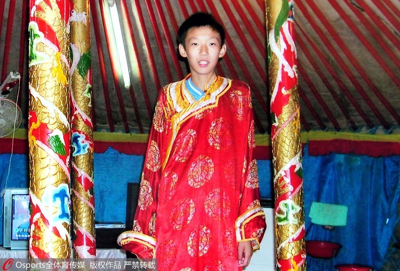 体育巨星儿童时期私照曝光 姚明从小鹤立鸡群 体育巨星儿童时期私照曝光 姚明从小鹤立鸡群