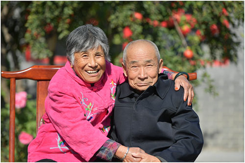 北京通州:迎重阳 为老人免费拍照定格幸福瞬间 北京通州:迎重阳 为老人免费拍照定格幸福瞬间