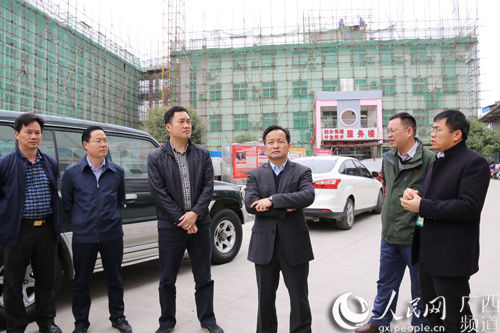 田阳县县长黄国哲到县妇幼保健院进行调研