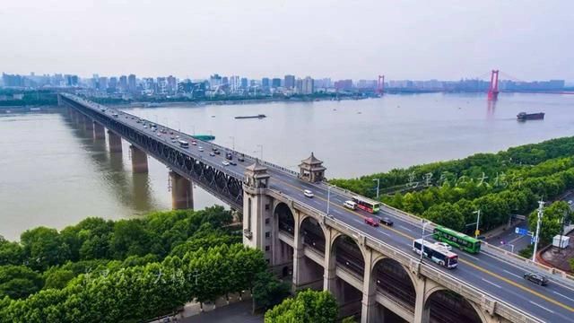 南京,成都和武汉,这三座省会城市综合实力在你