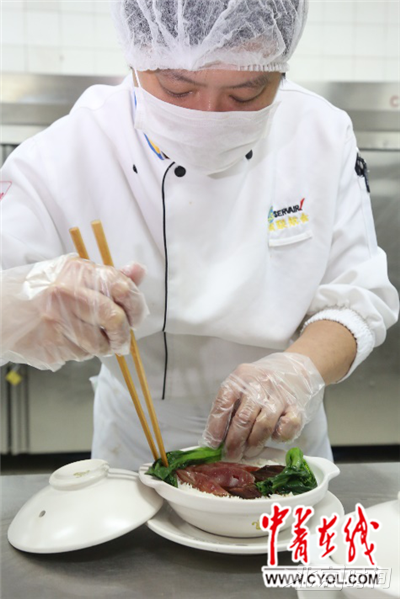 【十九大精神进央企】涨姿势!带你看一顿航空飞机餐是怎样诞生的? 【十九大精神进央企】涨姿势!带你看一顿航空飞机餐是怎样诞生的?