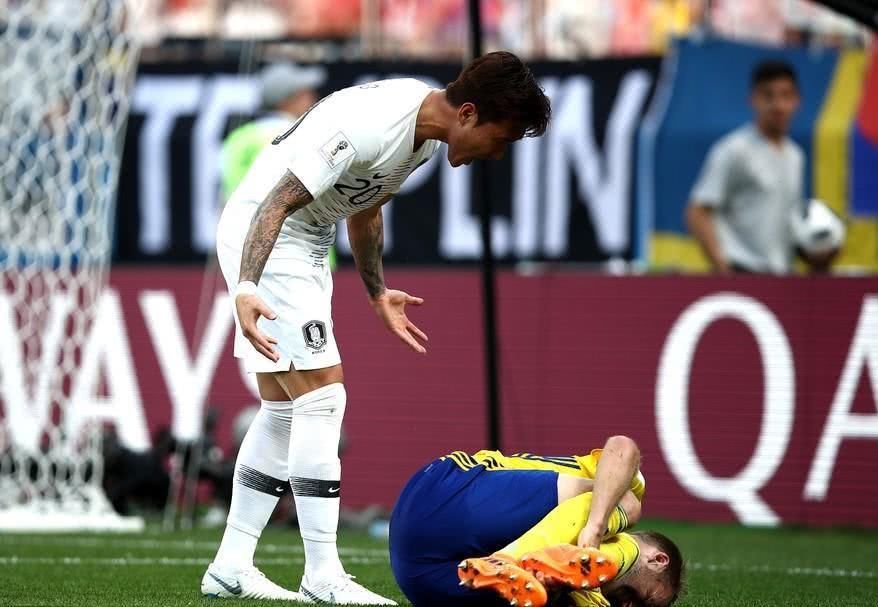 批判韩国足球的脏,也要看到他们的拼,国足当取