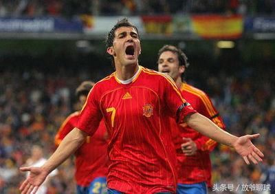 盘点西班牙足球史上十大巨星排行榜:小白第十