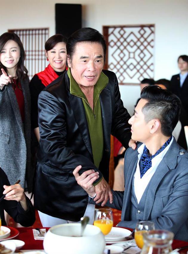 69岁演员雷洪拥有1妻5妾 老婆玩期货惨赔1300万 69岁演员雷洪拥有1妻5妾 老婆玩期货惨赔1300万