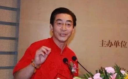 姚明去世后,六小龄童李谷深夜微博发文悼念,令