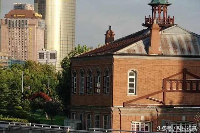 性能全面,索尼黑卡RX100VI行摄体验