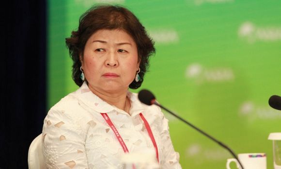 香港女首富,生于韶关祖籍黑龙江 靠回收废纸发