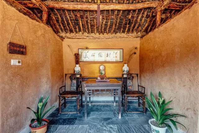 青砖墁地,木骨泥墙,半个世纪的老物件齐聚一堂,极致打造浓郁的传统