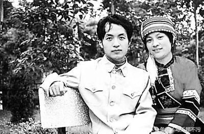 作家顾城与妻子谢烨悲惨的结局,唤醒了我们什