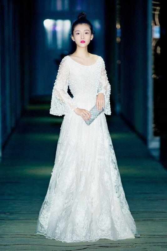 吴倩倩的照片和真人很相似,可黄灿灿的照片和