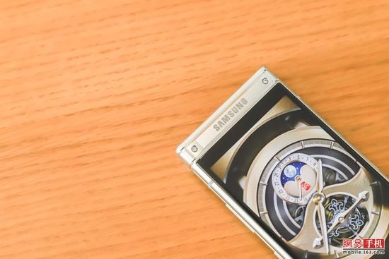 三星W2018评测:一款有着最强单摄的商务旗舰
