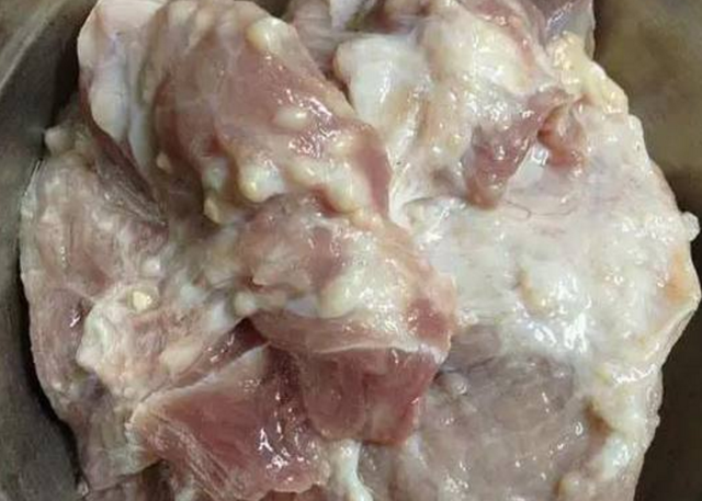 外国人从来都不吃猪肉的原因,看完后吓得我只