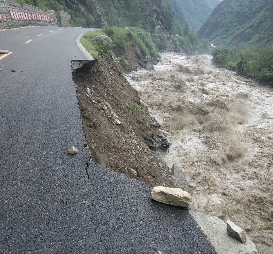 平武地震图片