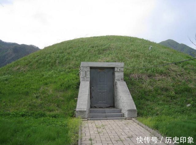 北京发现一朝鲜古墓,墓碑上刻着这样的字,韩国专家直呼不可能
