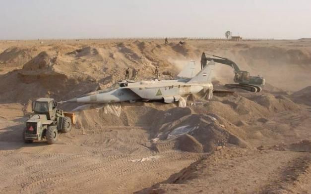 将空军轰炸机藏沙漠中,不对付美军?原因让人缄口无言