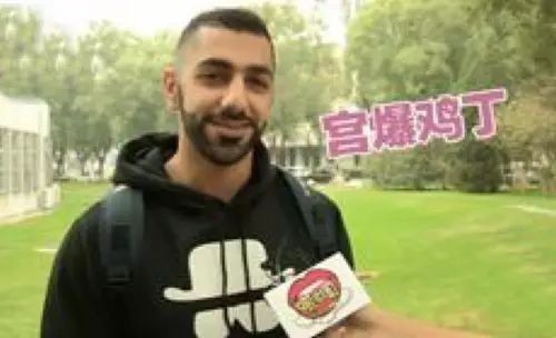 老外吃中国菜被感动哭:惊呼上半辈子白活了,中