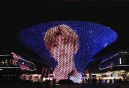 谁说蔡徐坤没有背景,妈妈是演员徐静爸爸是富