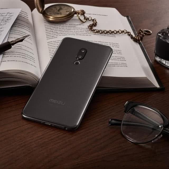 小米8终于现货!等魅族16还是买小米8?网友的