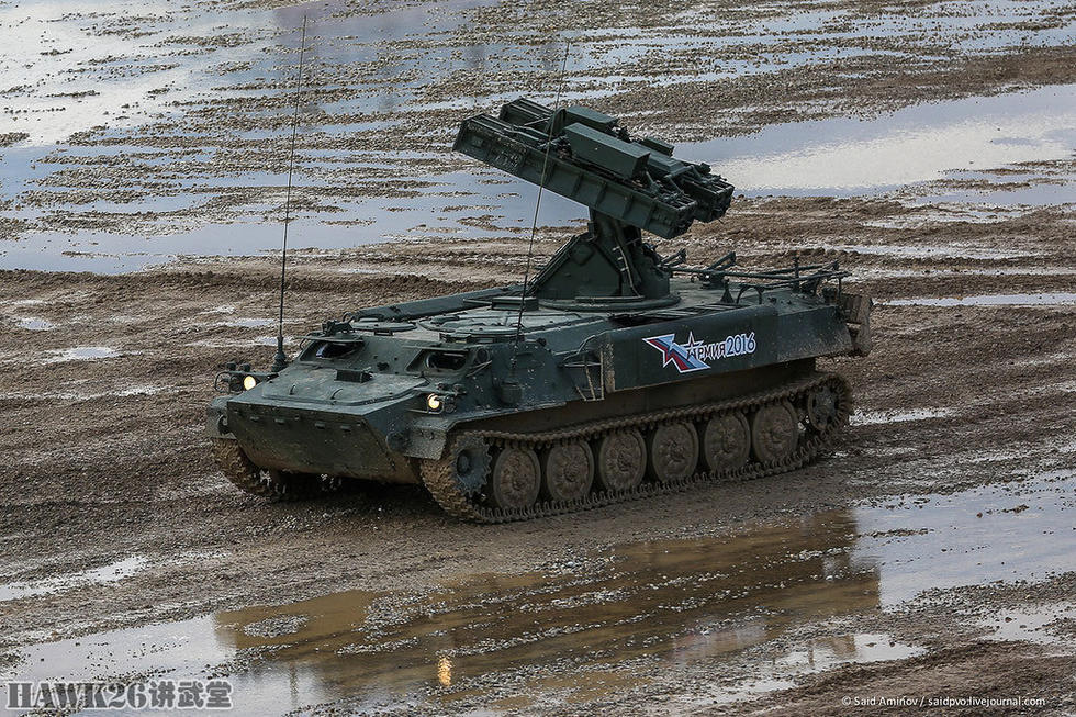 “箭-10M3”防空导弹发射车。