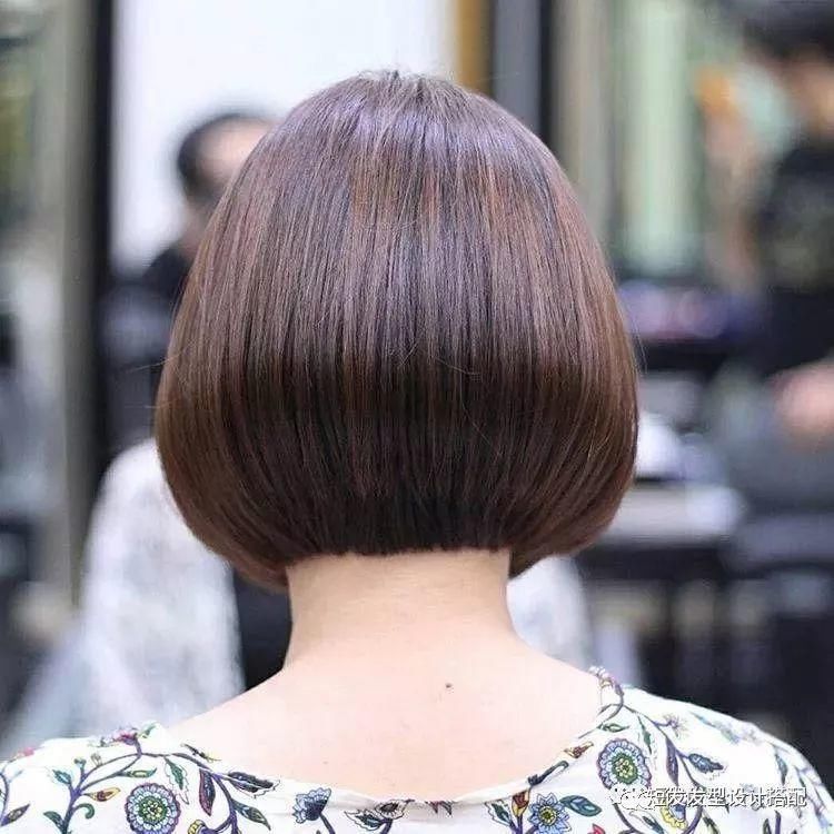 2018最新流行的女生短发发型趋势经典波波头