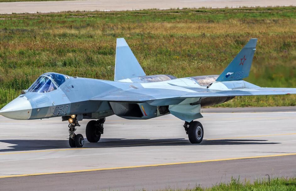 全球隐形战机造价,F22是1.5亿,苏57约是3000万