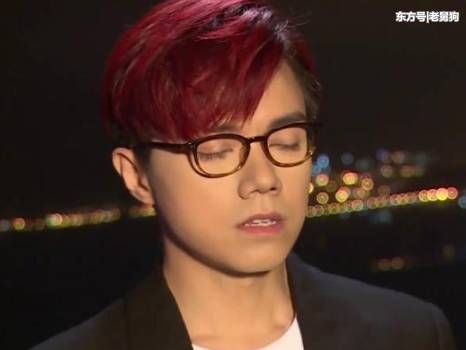 不努力就得回家继承亿万家产的歌手,华晨宇还