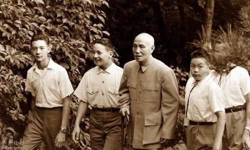 蒋介石晚年愿意回国,可惜被一个人搅黄了