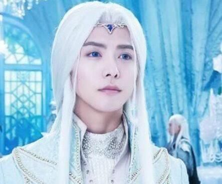 古装剧中戴美瞳的男子,张若昀马天宇,哪一个最