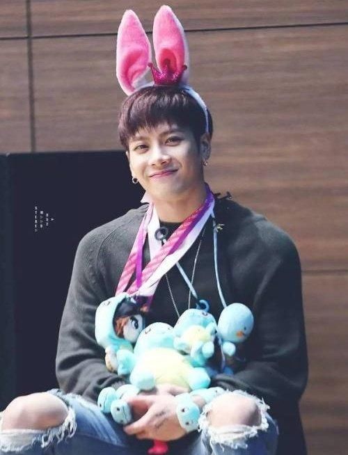 王嘉尔现在韩国娱乐圈的地位如何?看嘉尔大乱