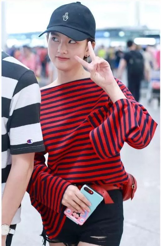 当165宋祖儿撞上167杨幂,终于明白腿直和腿细