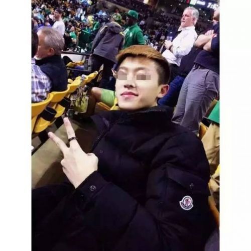 中国留学生在美飚车死亡:奥迪A8从空中撞上隧道 中国留学生在美飚车死亡:奥迪A8从空中撞上隧道