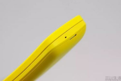 诺基亚8110 4G版评测:时尚与实用并存的黄香