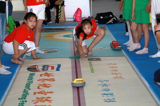 传递关爱助力冬奥 地壶球挑战赛点燃冬奥激情 传递关爱助力冬奥 地壶球挑战赛点燃冬奥激情