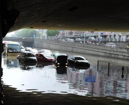 一起看看2018年中国各地的暴雨积水,出来混还