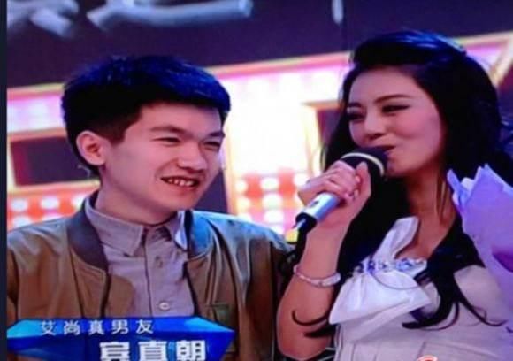 中国第一黄金比例美女,沙滩照点击超3亿次,曾