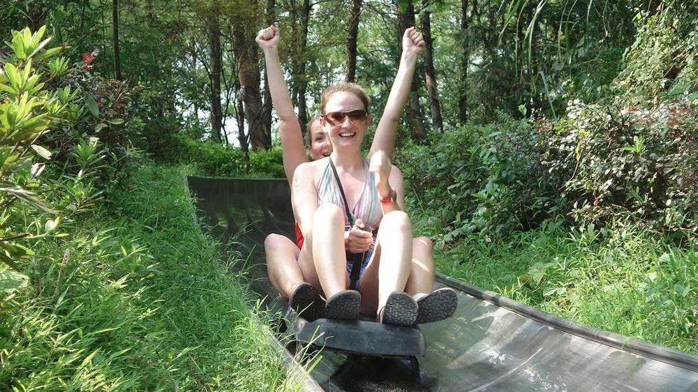 这条1700米超大滑梯,能帮你甩走所有疲惫烦恼! 这条1700米超大滑梯,能帮你甩走所有疲惫烦恼!